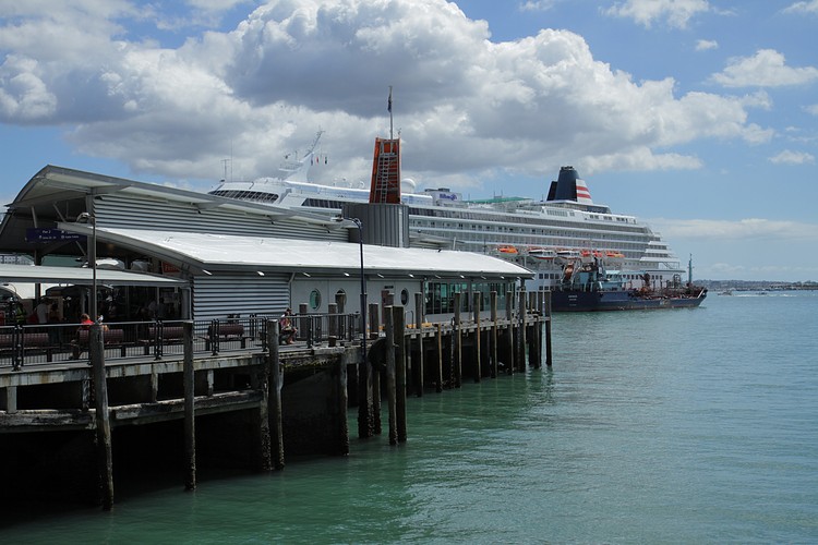 Cruise ships in Waitemata Harbour