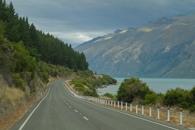Milford Sound Highway - Lake Wakatipu