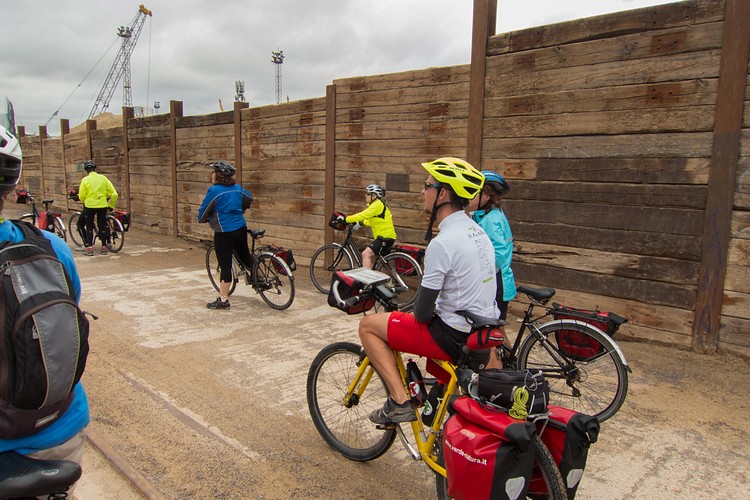 Cycling group on the Thames Path