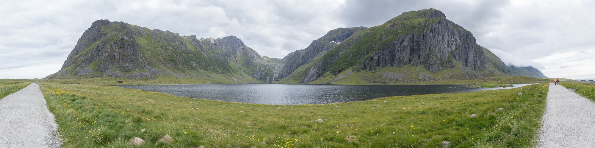 Heimredals Lake and Jellvollstinden (mountains)