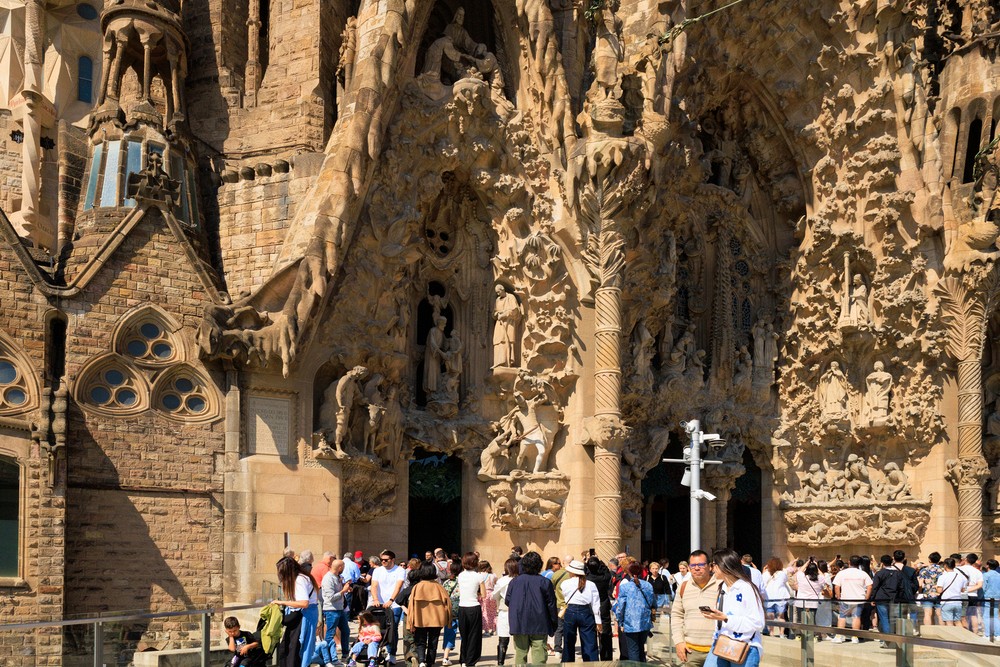 Basilica de la Sagrada Familia (Antonio Gaudi)