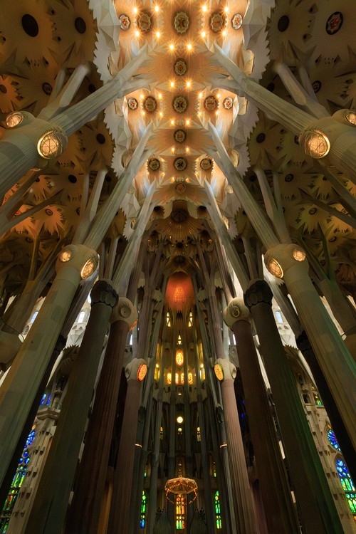 Basilica de la Sagrada Familia (Antonio Gaudi)