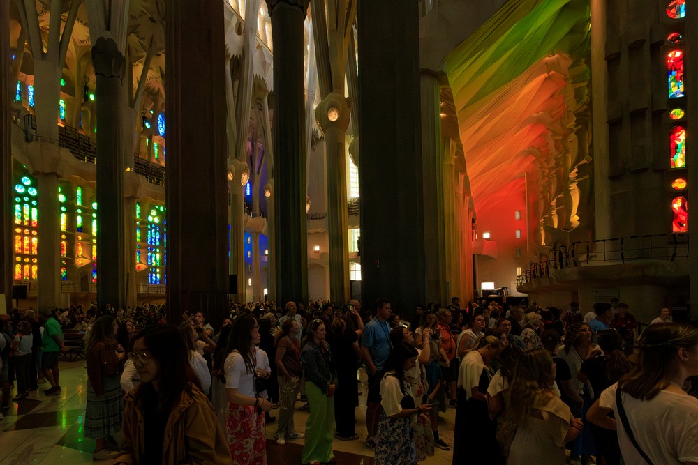 Basilica de la Sagrada Familia (Antonio Gaudi)