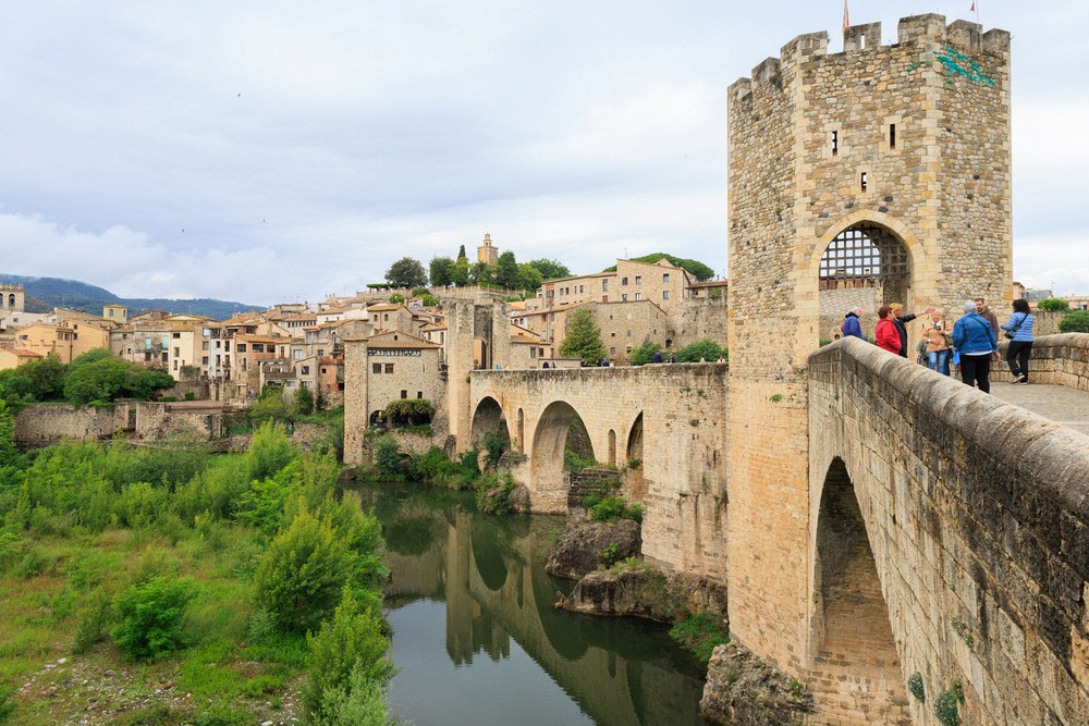 Pont de Besalu (12th century)